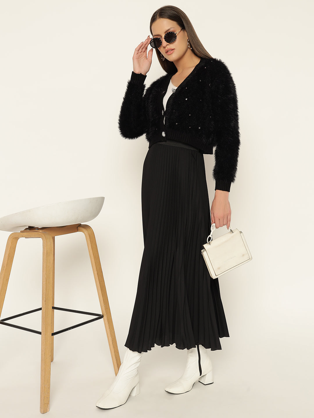 HEARTS FUR SWEATER-BLACK