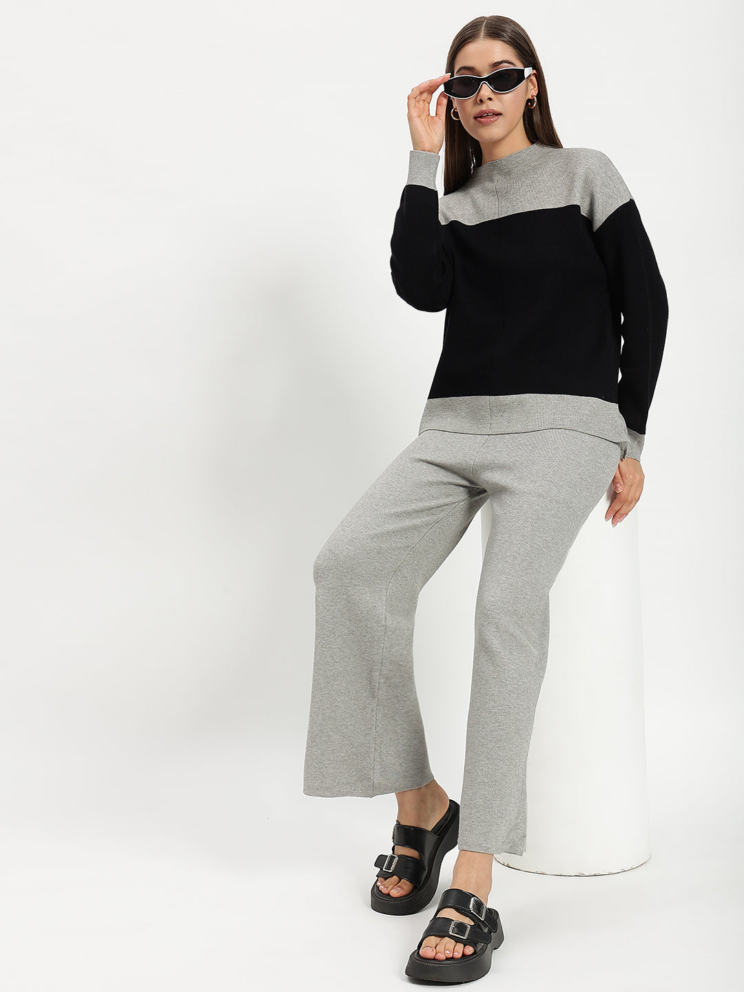 WOOLEN COORD BLACK AND GREY