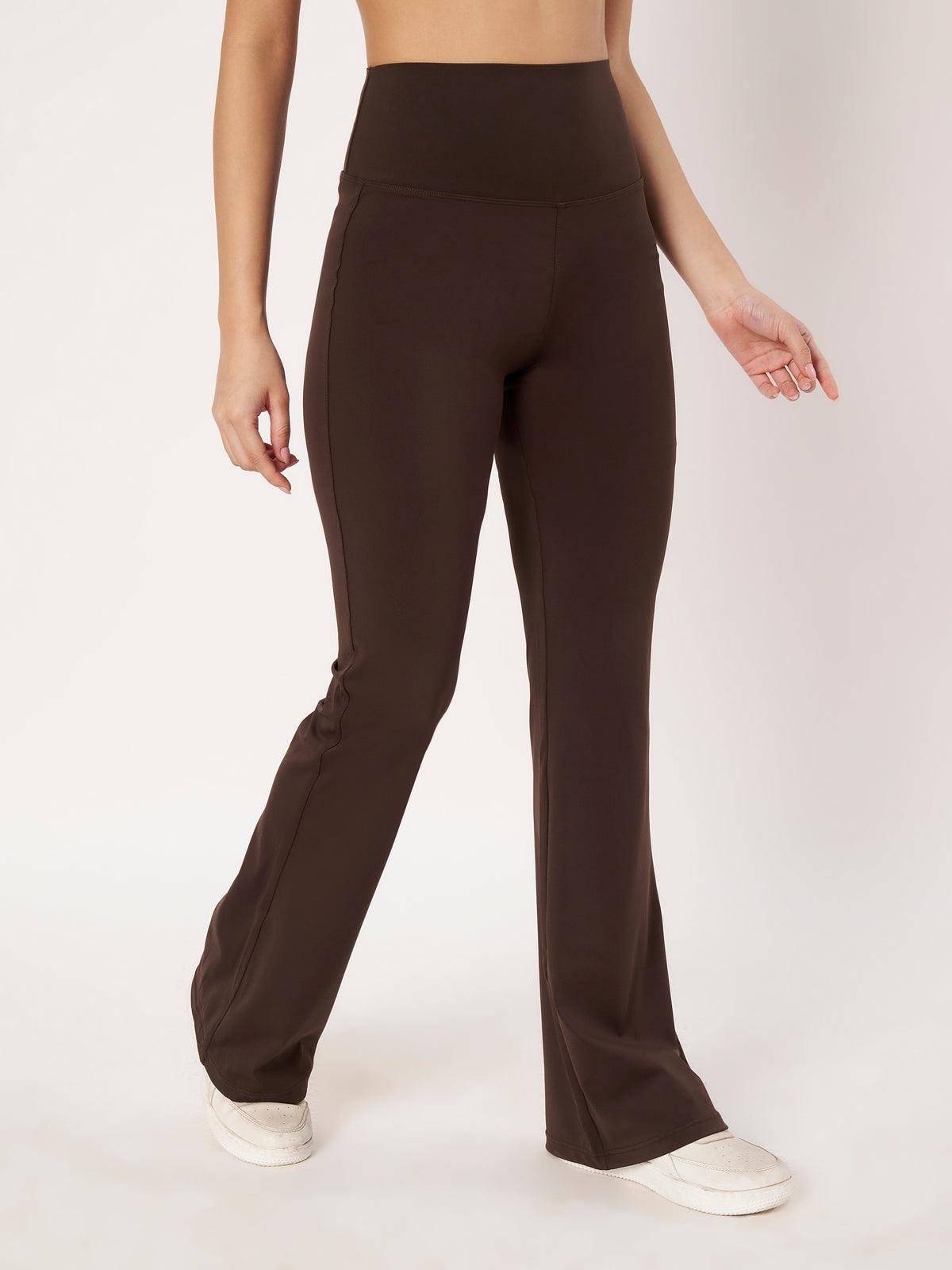 SEAMLESS FIT FLARE PANTS DARK BROWN