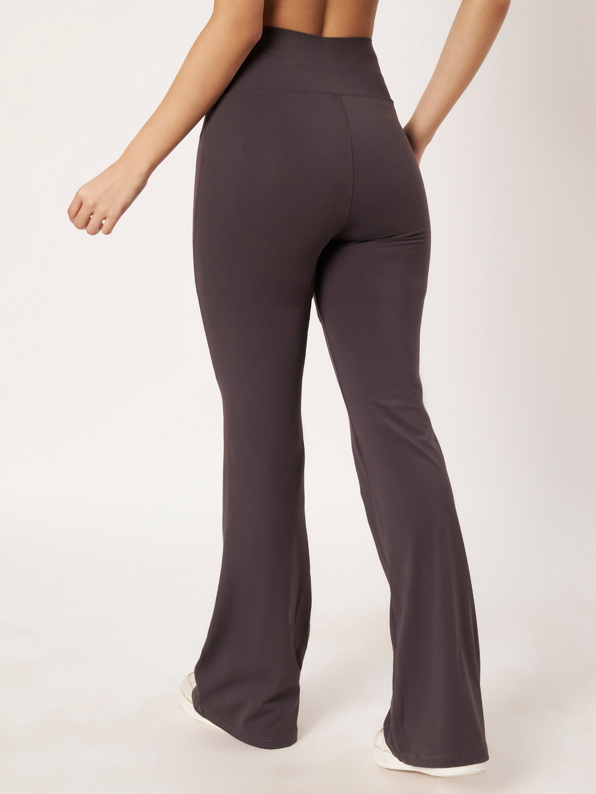 SEAMLESS FIT FLARE PANTS DARK GREY