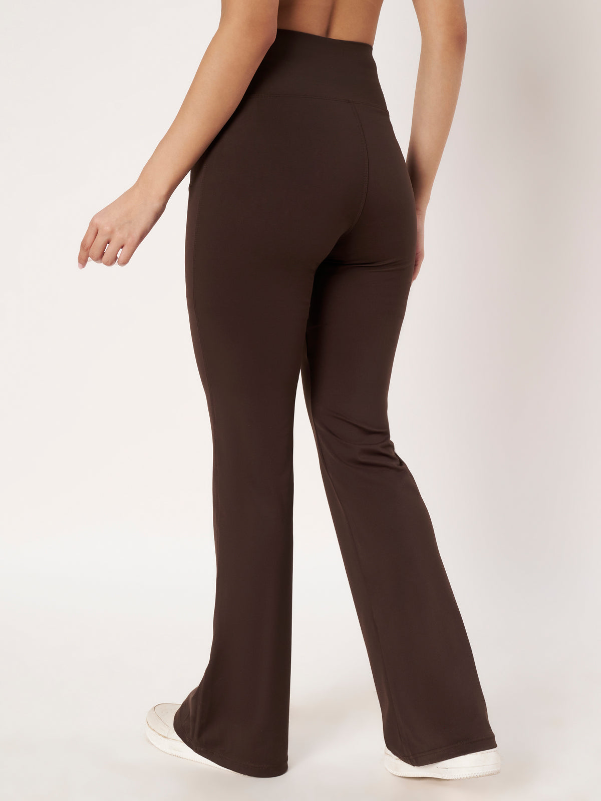 SEAMLESS FIT FLARE PANTS DARK BROWN